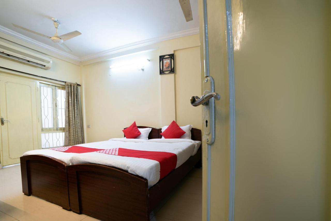 โอโย 65225 โฮเทล อาร์เค วิว Hotel ไฮเดอราบัด ภายนอก รูปภาพ