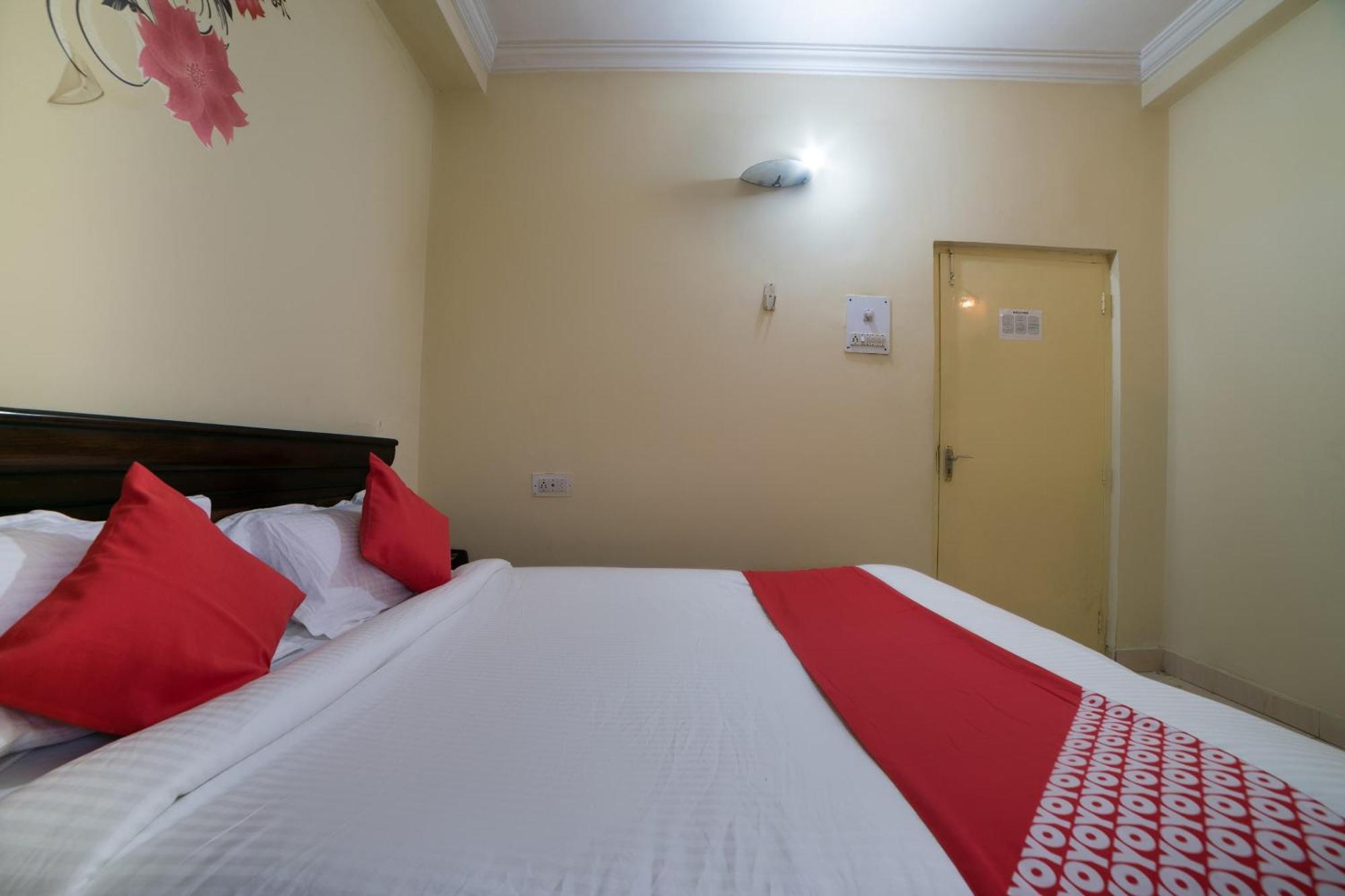 โอโย 65225 โฮเทล อาร์เค วิว Hotel ไฮเดอราบัด ภายนอก รูปภาพ
